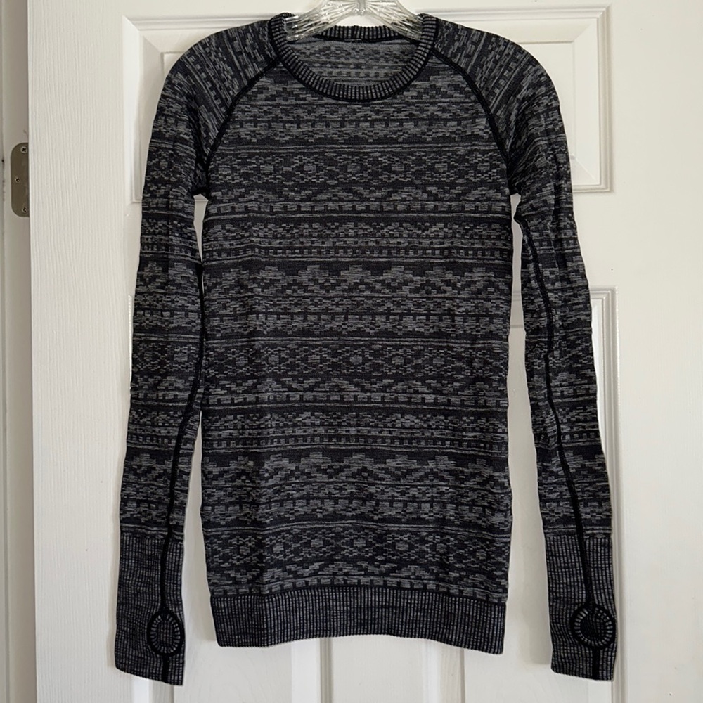Lululemon Long Sleeve Top Size 6